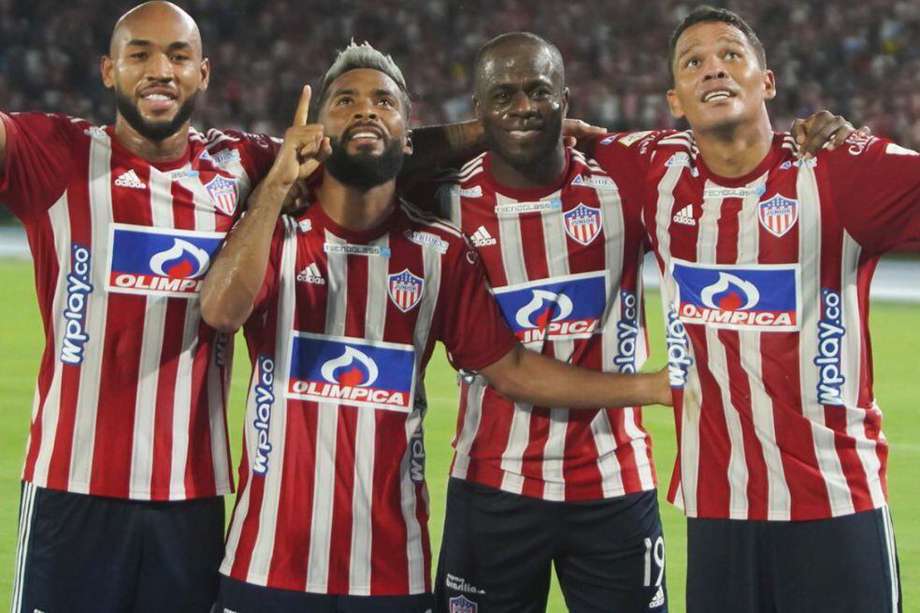 Los jugadores del Júnior celebran el triunfo 2-1 sobre Tolima, en el estadio Metropolitano.