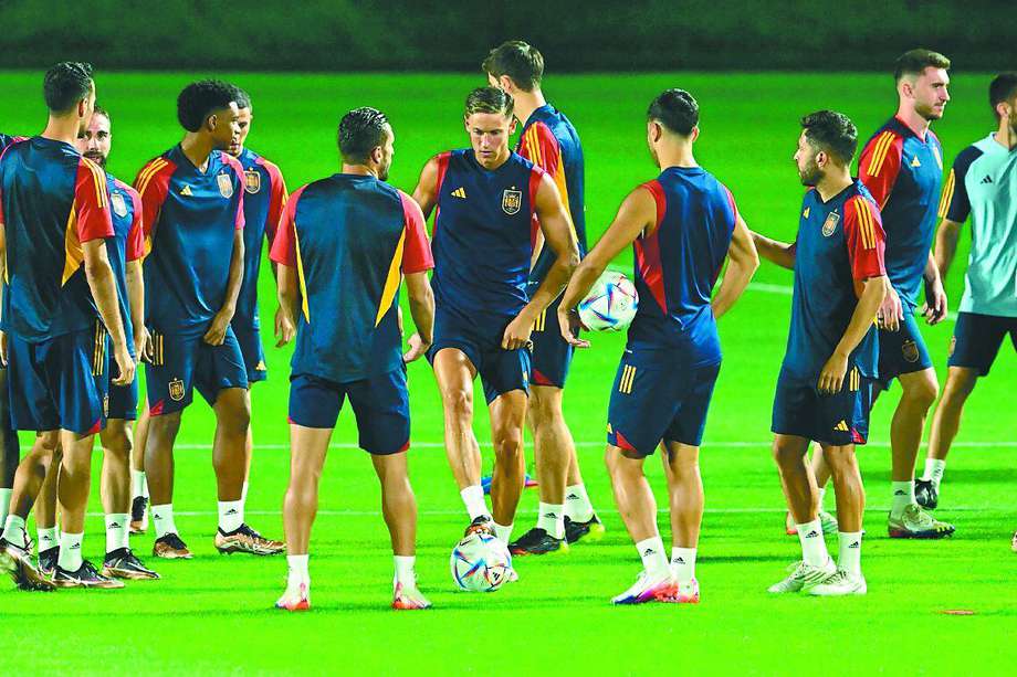 Los españoles en una sesión de entrenamiento previo al partido contra Marruecos.