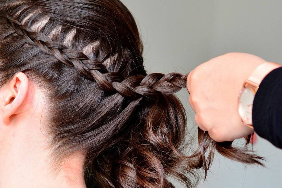 5 peinados con trenzas y pelo suelto que debes aprender a hacer