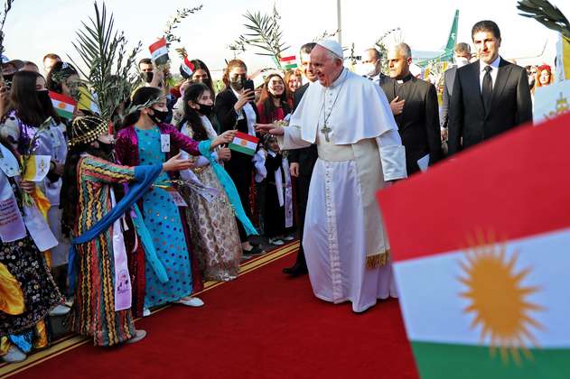 El papa Francisco concluyó su visita histórica a Irak con misa ante miles de fieles