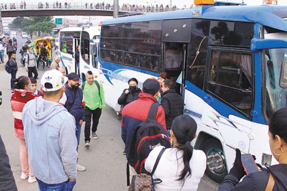 El próximo 7 de noviembre se acaba el convenio que permite a los buses urbanos de Soacha circular en Bogotá. 