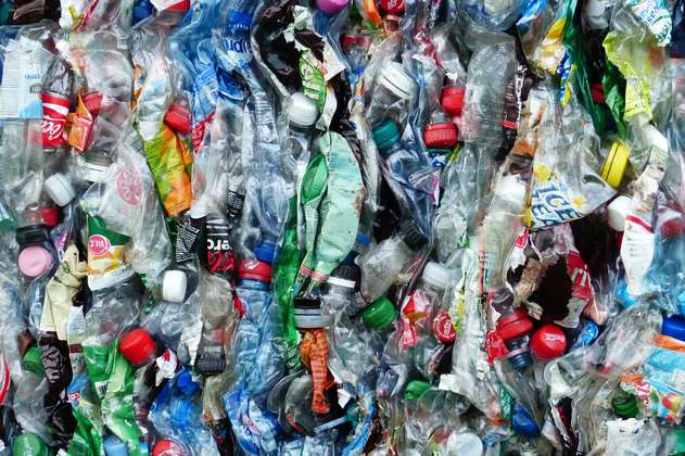 Queda en firme el impuesto sobre plásticos de un solo uso para comerciar bienes