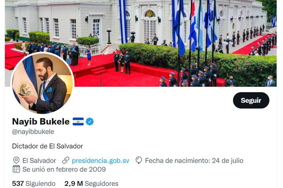 El presidente de El Salvador, Nayib Bukele, editó su biografía en Twitter y se autoproclamó dictador, como burla a la oposición.
