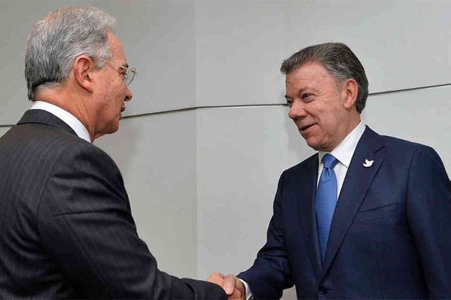 Un crucigrama que menciona a Juan Manuel Santos y a Álvaro Uribe generó polémica en un colegio de Envigado. - Imagen de referencia