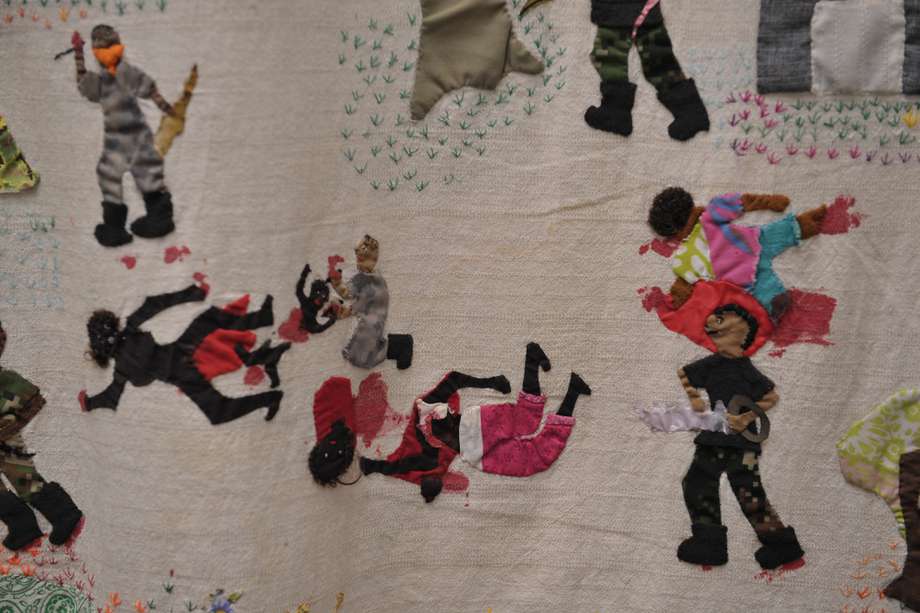 Exposición de los telares y tapices hechos por el colectivo de Mujeres Tejedoras de Mampuján.