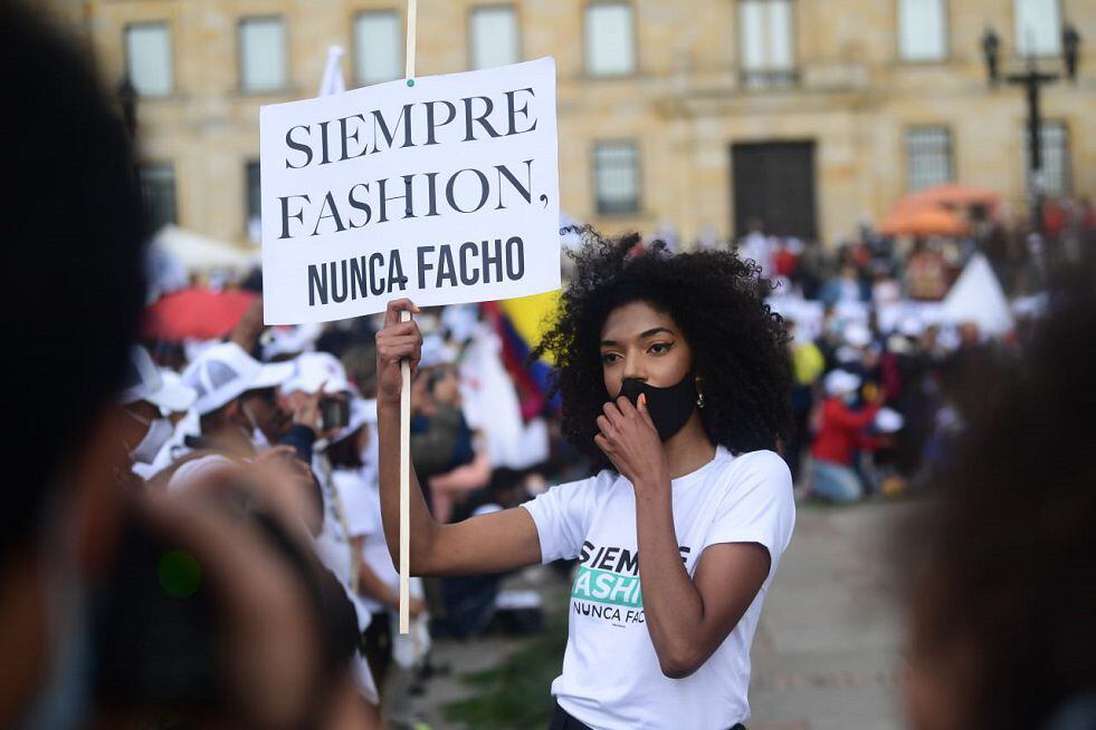 La 'PAZarela' se dio en medio de la concentración de más de 2.000 excombatientes de las Farc que desde distintas regiones del país marcharon hacia Bogotá en rechazo a los 236 asesinatos de firmantes del Acuerdo de Paz, desde noviembre de 2016.
