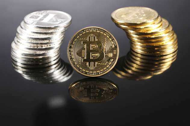 Bitcoin sigue ampliando distancia de sus rivales tras renacer