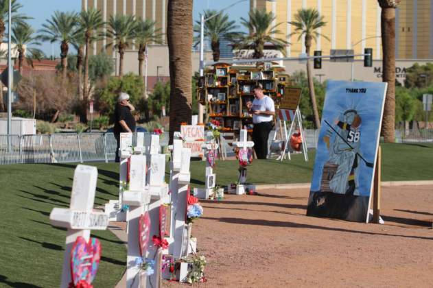 Cadena de hoteles pagará indemnización a víctimas de tiroteo en Las Vegas