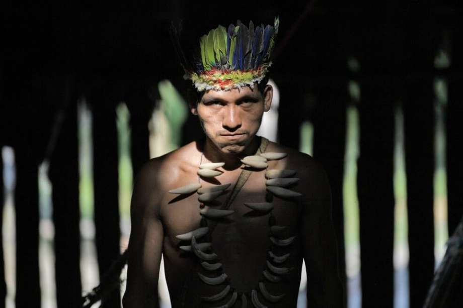 Un indígena Huitoto de Colombia fotografiado antes de la reunión presidencial que tuvo lugar el 5 de septiembre en Leticia.  / AFP
