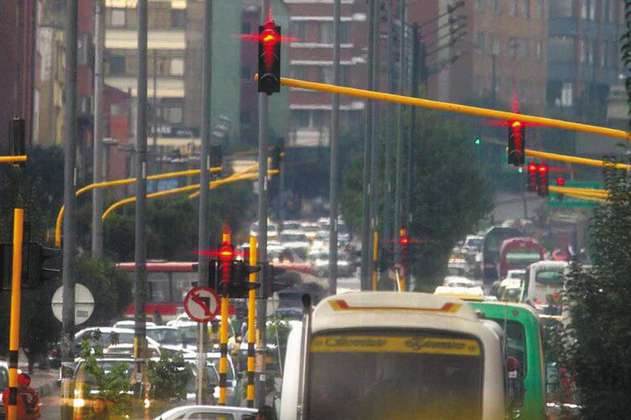 Contrato de semáforos en Bogotá: “Esa no es mi firma”, dice Andrés Cufiño 