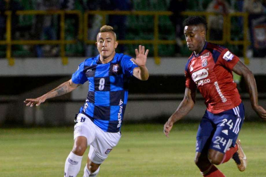 Chicó y Medellín durante su partido en Tunja.