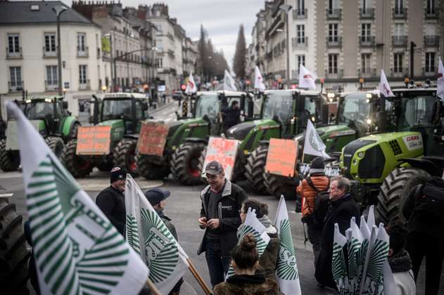 La ira de los agricultores pone en jaque al gobierno de Macron en Francia