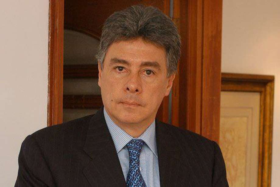 Carlos Albornoz, director Nacional de Estupefacientes, condenado por el delito de peculado por apropiación. 