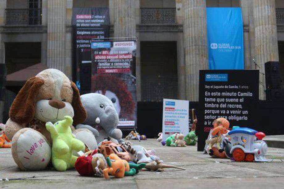 Más de 2.000 juguetes se instalarán este 23 de noviembre en la Plaza de Bolívar como parte de la protesta contra el abuso sexual infantil