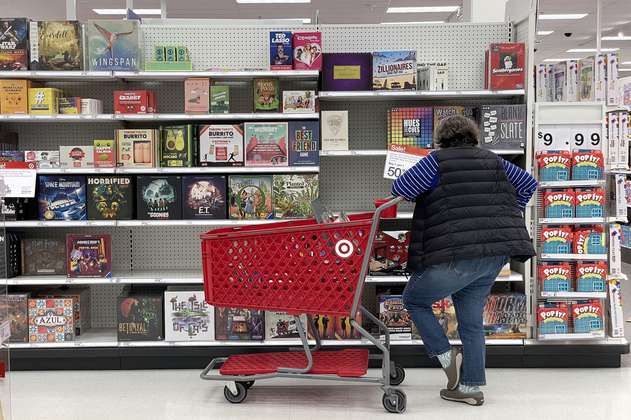 Confianza del consumidor estadounidense aumenta por tercer mes