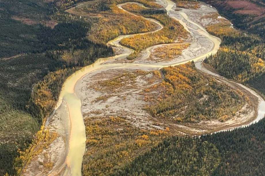 Ríos como el Kobuk y el Wulik, sirven como fuentes de agua potable para muchas comunidades predominantemente nativas del noroeste de Alaska.
