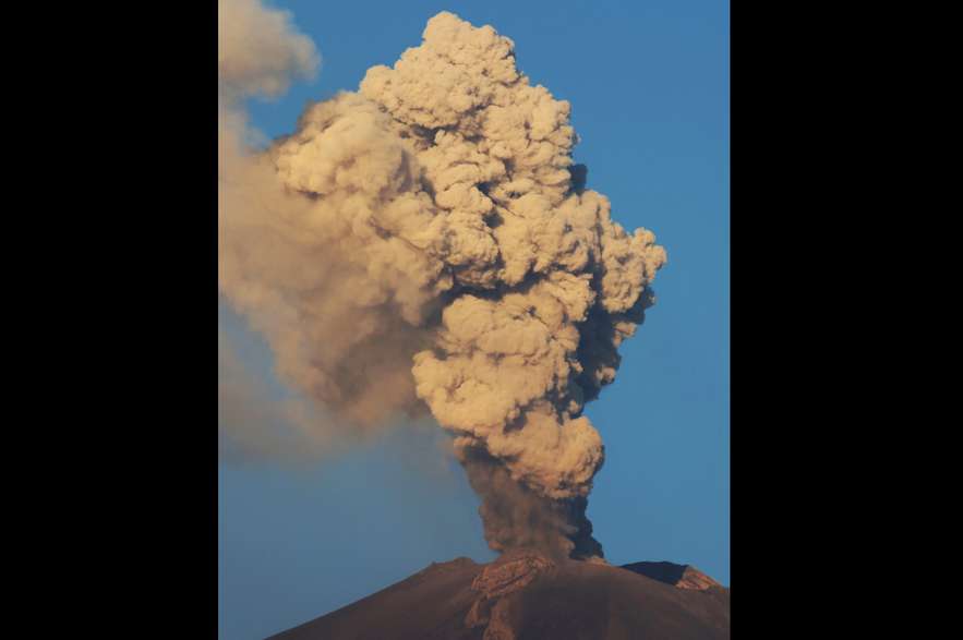 La actividad del volcán Popocatépetl incrementó el pasado 19 de mayo y, desde entonces, se ha ido intensificando.