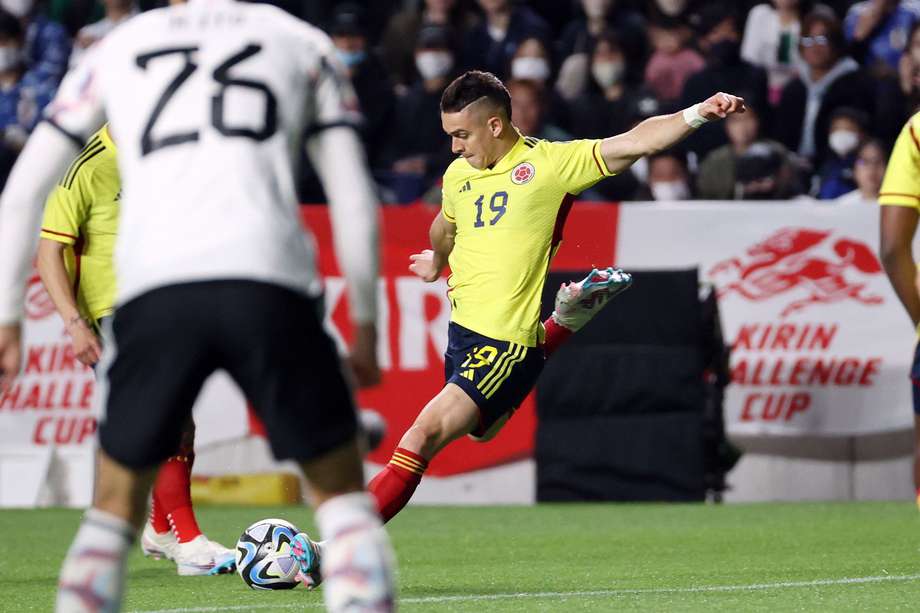 Rafael Santos Borré le dio la victoria a Colombia contra Japón.