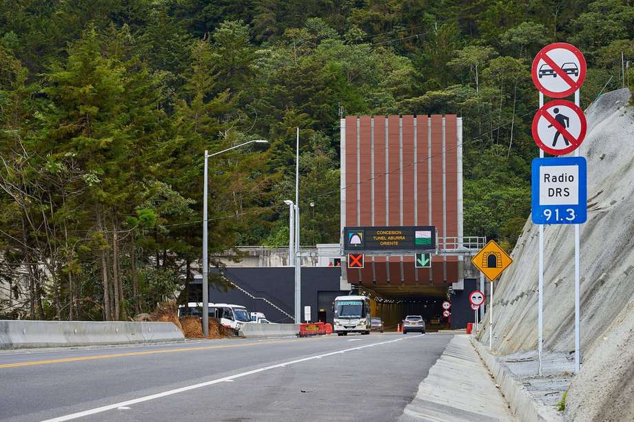 El Túnel de Oriente conecta a Medellín con el Aeropuerto Internacional José María Córdova, principal terminal aérea de la capital antioqueña.