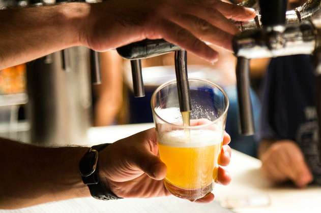 Consumir alcohol de manera moderada también afecta el cerebro 