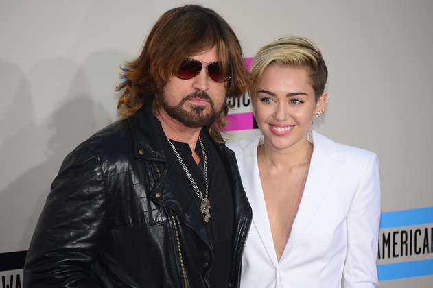 Miley Cyrus dedica la canción "Inspired" a su padre