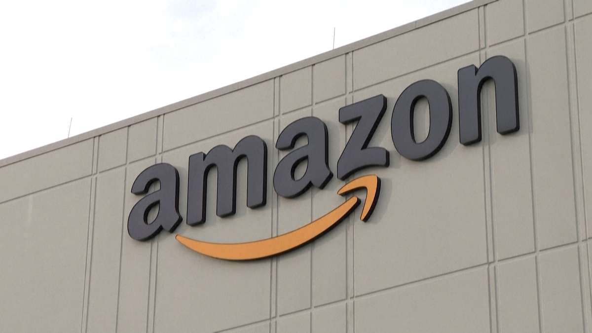 An Amazon consultant admits to bribing the company’s workers