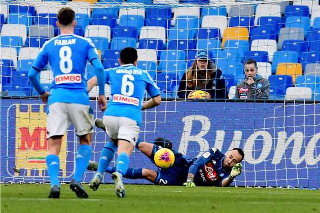 La revancha de David Ospina: atajó penalti en la victoria de Napoli