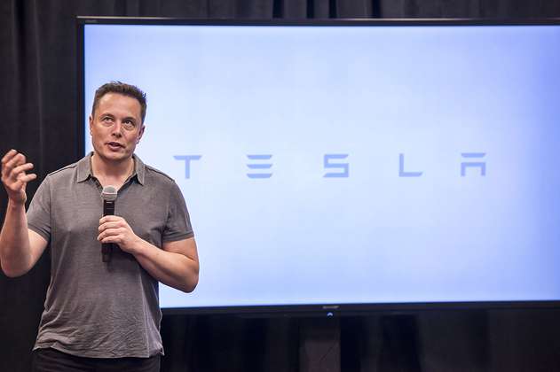 La dirección de Tesla analiza retirar de la bolsa a la compañía