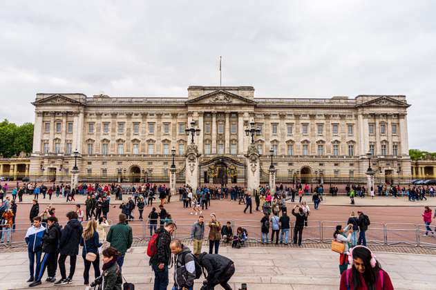 Hombre que intentó entrar a caballerizas del Palacio de Buckingham fue detenido