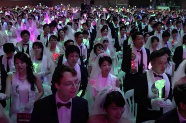 En multitudinario evento, 4.000 parejas se casaron en Corea del Sur