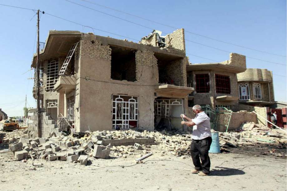 Al menos 35 personas murieron tras la explosión de un coche bomba a 30 km de Bagdad.