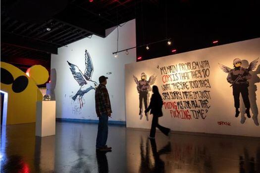 Esta exposición en Miami incluye más de 155 de las obras de Banksy.