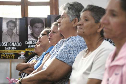 En Cúcuta, familiares de víctimas  le piden a la Unidad de Búsqueda de Personas Desaparecidas  identificar casos de desaparición en la frontera. / Gustavo Torrijos - El Espectador 