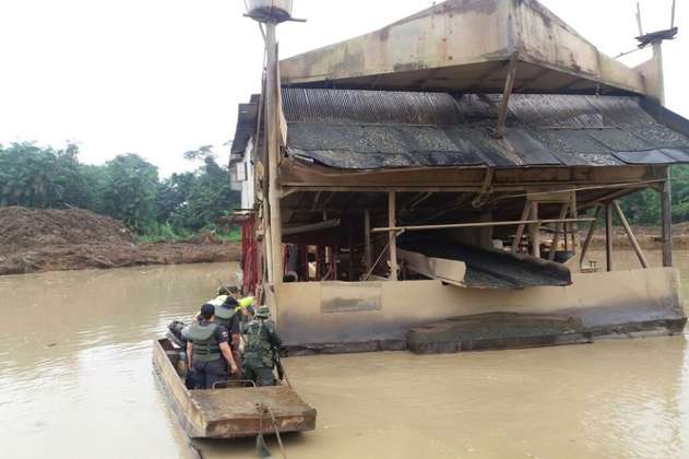 Destruyen dragas flotantes utilizadas para minería ilegal en Caquetá 