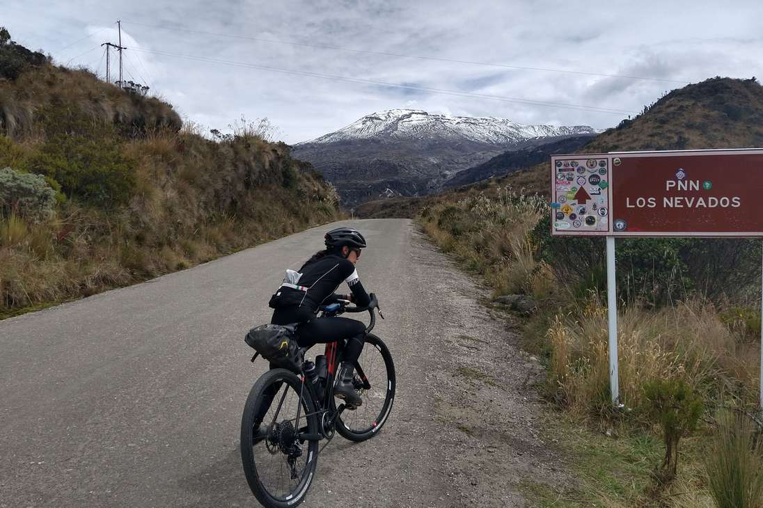 Bajo este ideal, el circuito por Los Nevados es un reto único en su tipo, ya que es posible ascender a 4.000 msnm y conocer de cerca el nevado del Ruiz. El