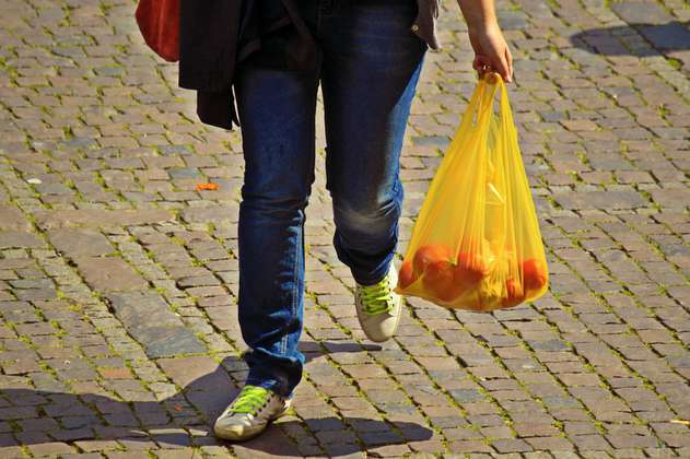 En Colombia se usan 2 millones 714 mil bolsas plásticas al día
