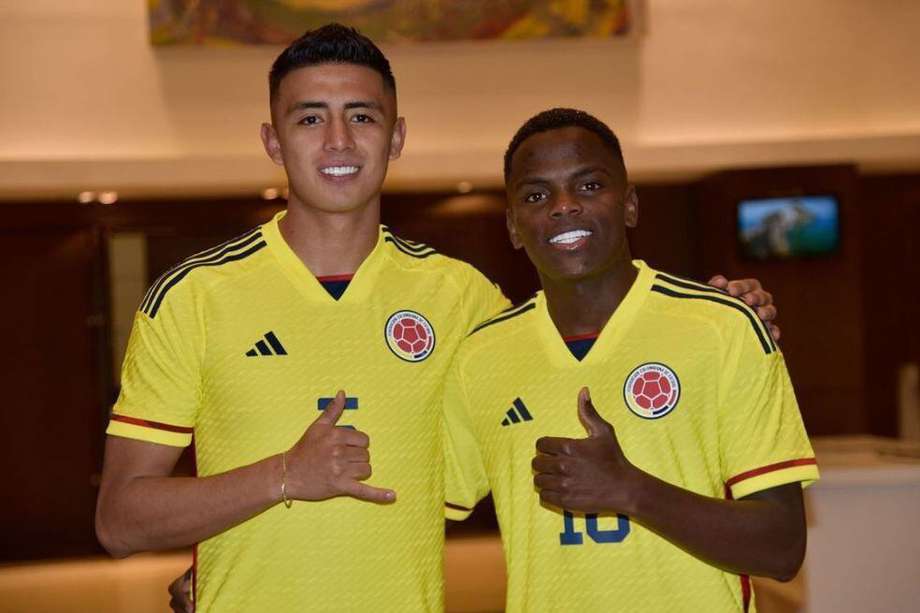 Kevin Mantilla y Jhojan Torres en la concentración de la selección de Colombia en Argentina.