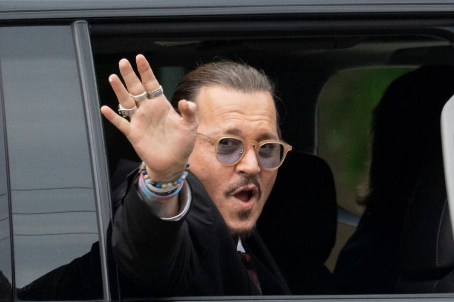 Luego del juicio entre Johnny Depp y Amber Heard se vio al actor con el pelo largo y barba.