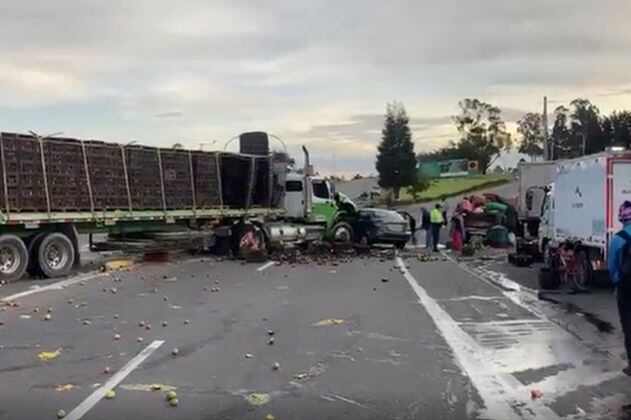 Atención: Se registran trancones por accidente en la vía Chía - Bogotá