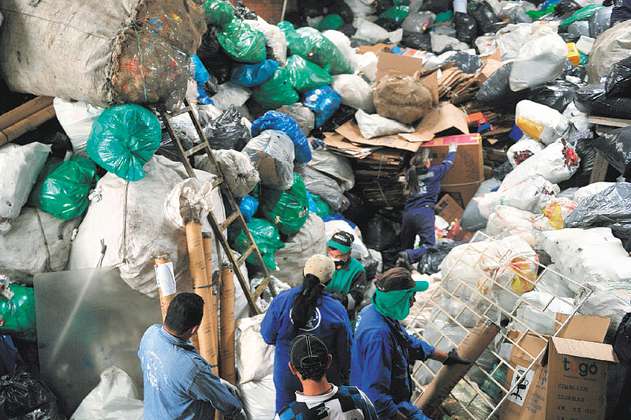 El plan para carnetizar a los recicladores en Bogotá