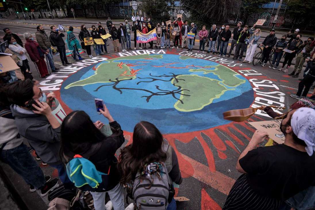 Por segundo año consecutivo, Colombia lidera la lista de países en donde es más peligroso defender el medio ambiente, con 65 asesinados por su labor. Un tercio de los ataques fueron a personas indígenas y afros, según el informe anual de Global Witness.