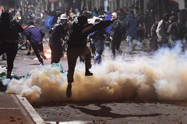 Cinco muertos, 80 heridos y CAI incendiados: balance de protestas por abuso policial