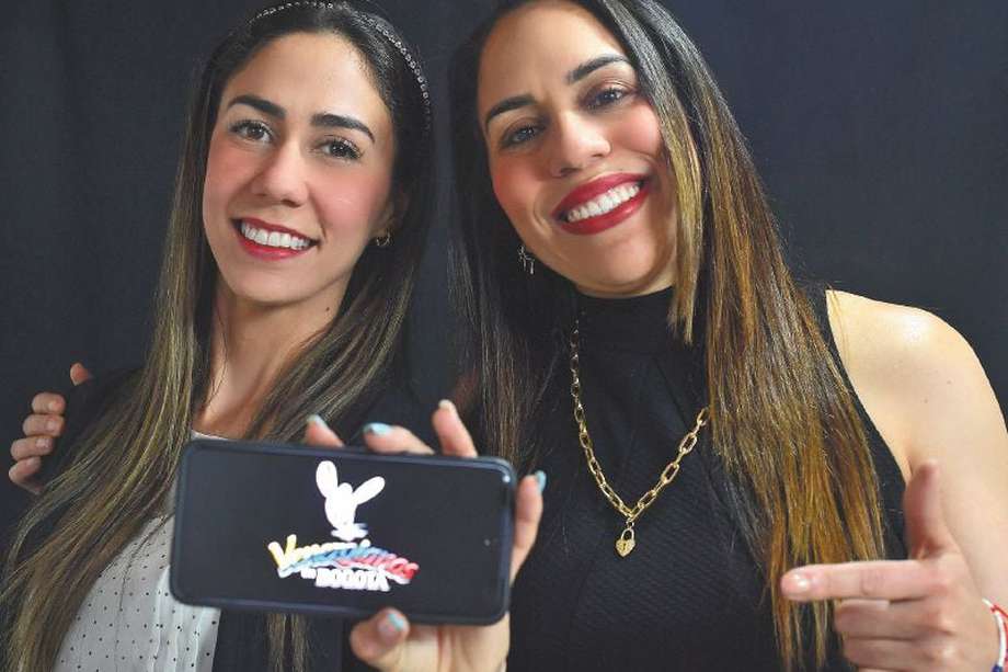 Yulia Sarec y Ana Karina Gómez son las administradoras del perfil @Venezolanos_en_Bogotá. 