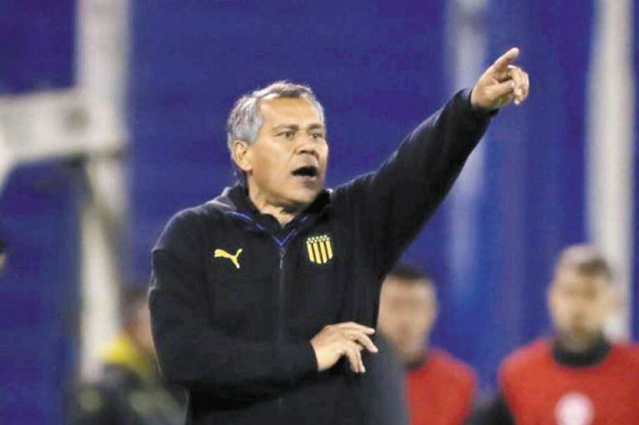 Rubén Paz es el asistente técnico de Mario Saralegui en Peñarol, club del cual es hincha y en el que comenzó su carrera profesional.