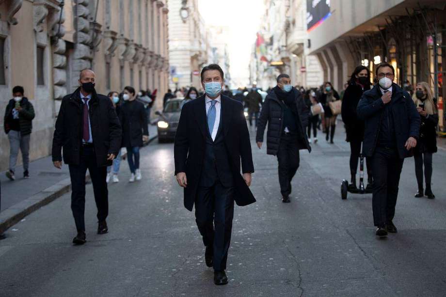 El primer ministro de Italia, Giuseppe Conte, enfrenta una nueva crisis política en plena pandemia.