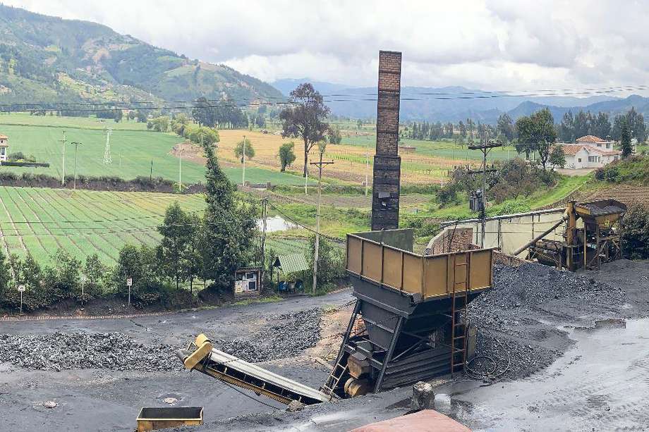 Instalaciones de los hornos de coquización de la compañía Germán Franco Carbón SAS.