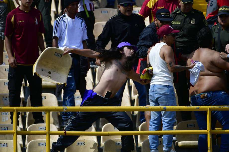 Los disturbios de los aficionados en El Campín.