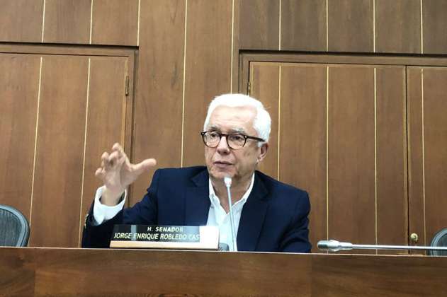 Robledo pide que se fije fecha para moción de censura contra Carrasquilla