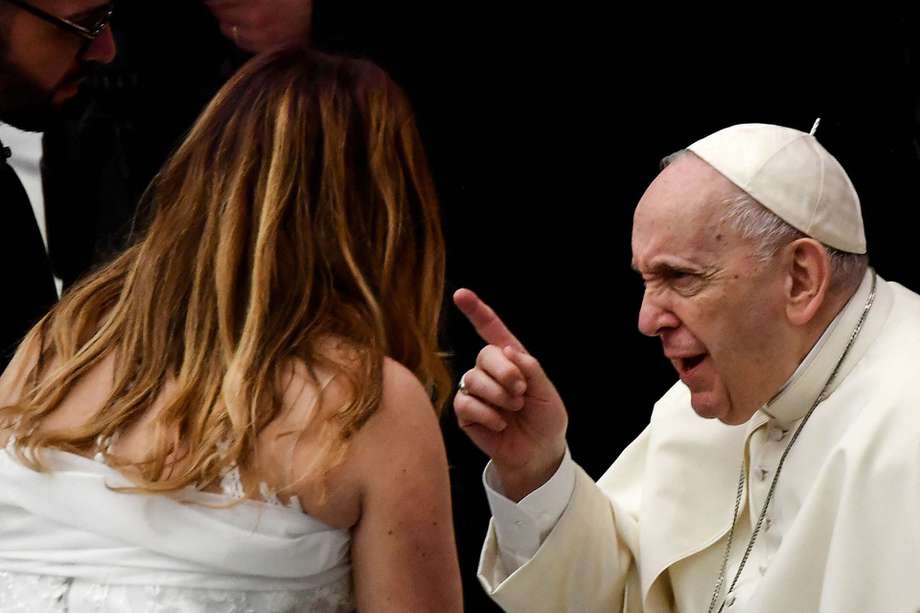 El papa Francisco ha tenido que suspender su agenda por problemas en su rodilla.