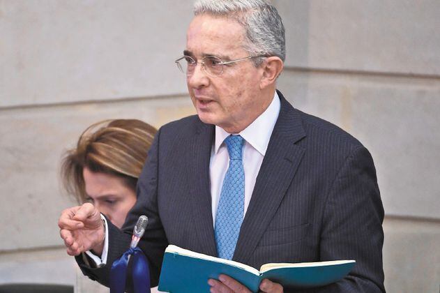 El caso Uribe aterrizó en la justicia ordinaria con un pulso por el proceso aplicable
